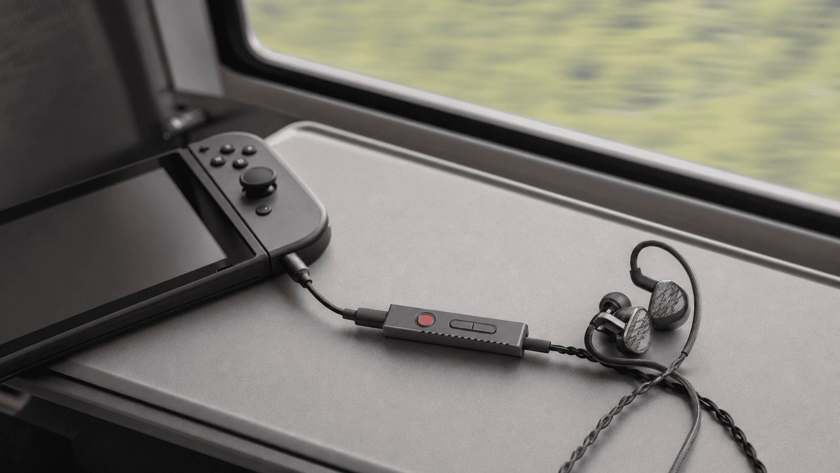 Dual-DAC Portable USB Headphone Amplifier.