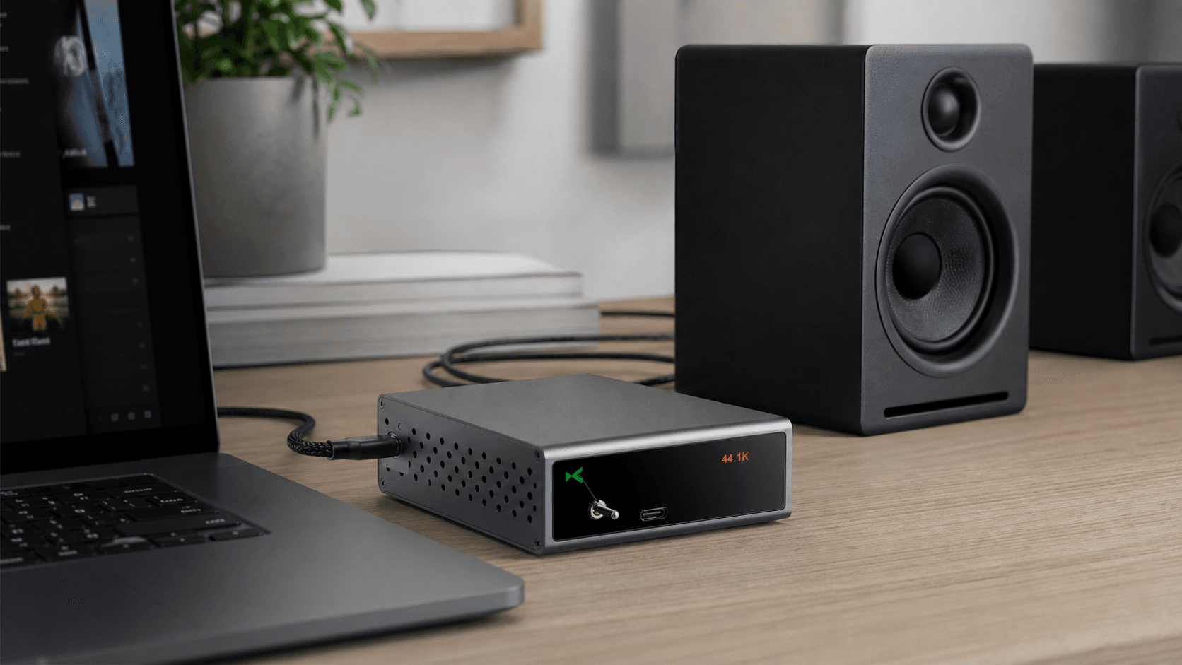 Compact USB DAC and digital audio converter