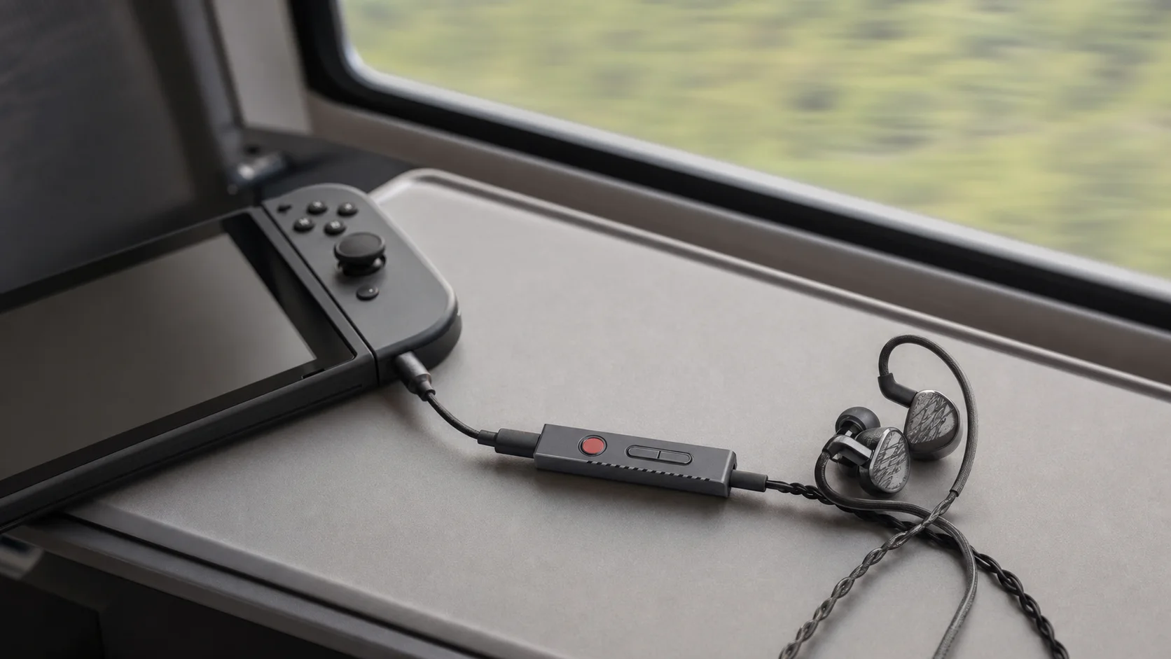 Dual-DAC Portable USB Headphone Amplifier.