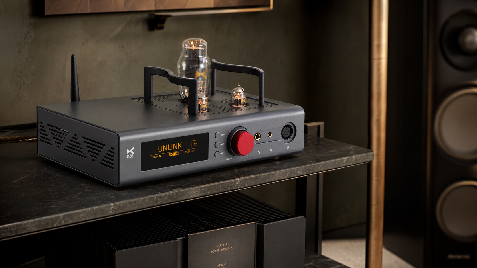 Flagship balanced DAC and tube headphone amplifier with replaceable DAC module